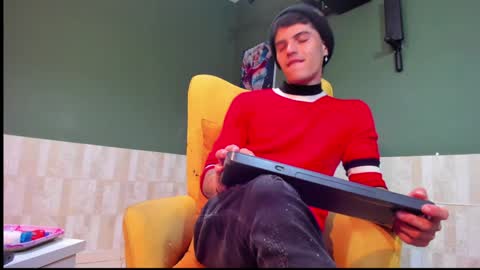 Snapshot of luis_as chatting on 02-04-25, 11:16 Luis AS online show from 02-04-25, 11:16