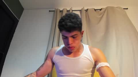 Snapshot of luis_as chatting on 02-10-25, 04:04 Luis AS online show from 02-10-25, 04:04