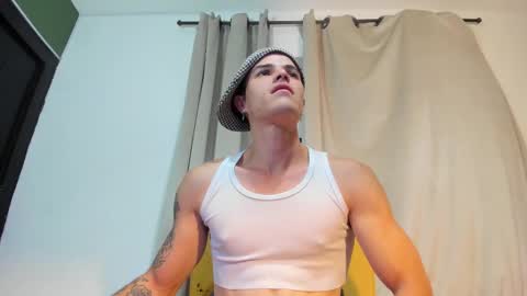 Snapshot of luis_as chatting on 02-10-25, 09:58 Luis AS online show from 02-10-25, 09:58