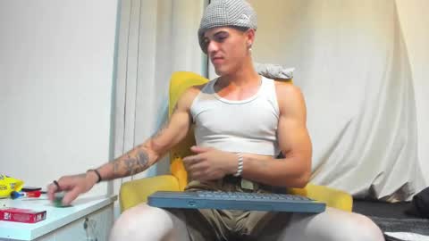 Snapshot of luis_as chatting on 02-12-25, 11:09 Luis AS online show from 02-12-25, 11:09