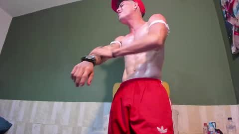 Snapshot of luis_as chatting on 02-19-25, 12:22 Luis AS online show from 02-19-25, 12:22