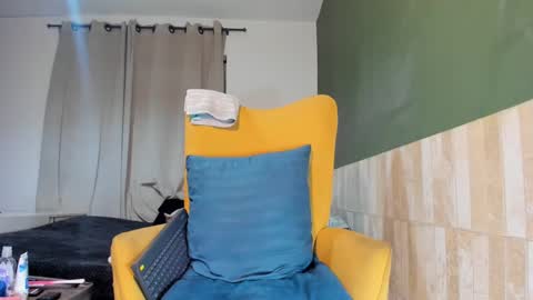 Snapshot of luis_as chatting on 02-25-25, 05:08 Luis AS online show from 02-25-25, 05:08