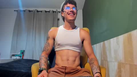 Snapshot of luis_as chatting on 02-27-25, 09:32 Luis AS online show from 02-27-25, 09:32