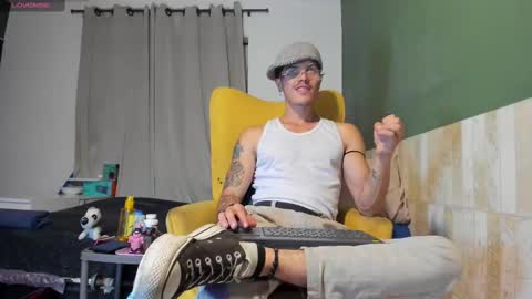 Snapshot of luis_as chatting on 02-28-25, 03:26 Luis AS online show from 02-28-25, 03:26