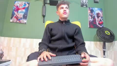 Snapshot of luis_as chatting on 03-09-25, 11:03 Luis AS online show from 03-09-25, 11:03
