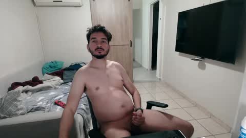 luis_flr online show from 02-04-25, 01:38