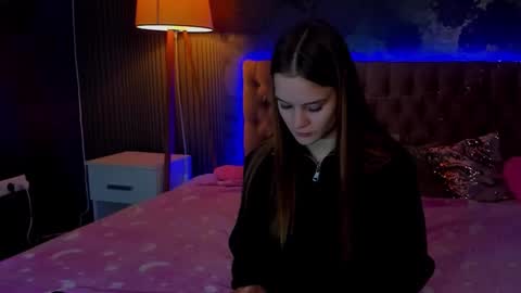 Snapshot of luisaclover chatting on 11-30-25, 12:53 LuisaClover online show from 11-30-25, 12:53