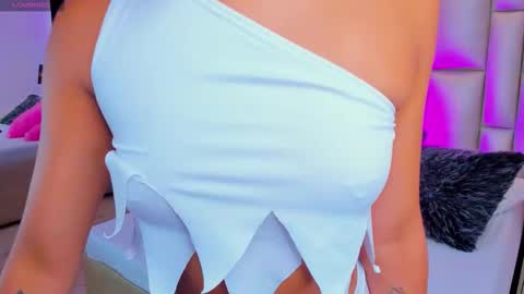 Luisa  online show from 10-31-25, 03:35