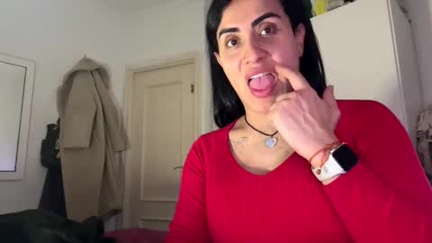 Luisa Monsters online show from 11-21-25, 05:55