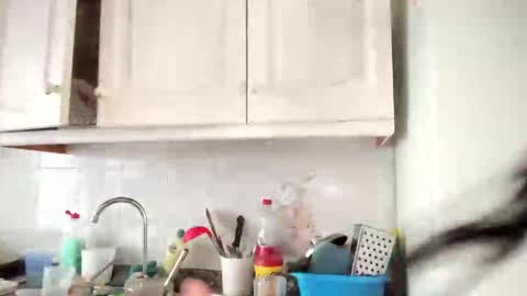 Luisa Monsters online show from 11-23-25, 03:23