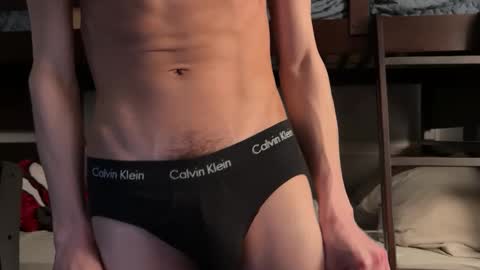 Snapshot of luisapolonio chatting on 02-26-25, 03:53 Luis online show from 02-26-25, 03:53