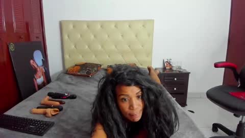 Luissa online show from 02-01-25, 01:34