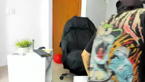 Snapshot of lujuriau_u chatting on 10-08-25, 04:21 lujuriau_u online show from 10-08-25, 04:21