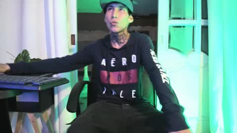 Snapshot of lujuriau_u chatting on 11-25-25, 04:34 lujuriau_u online show from 11-25-25, 04:34