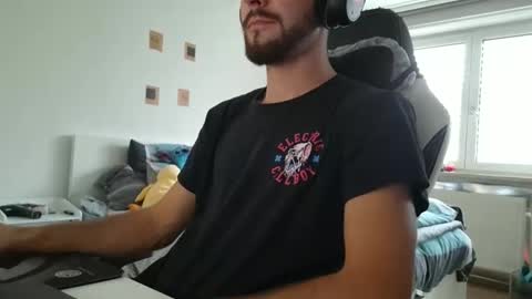 lukasschoetz online show from 09-28-25, 01:49