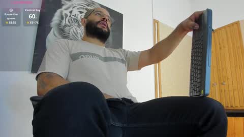 Snapshot of luke__09 chatting on 10-21-25, 01:12 LUKE online show from 10-21-25, 01:12