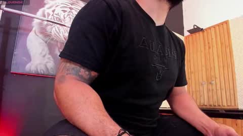 Snapshot of luke__09 chatting on 11-14-25, 11:31 LUKE online show from 11-14-25, 11:31