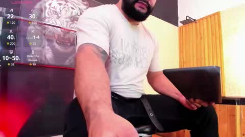 Snapshot of luke__09 chatting on 11-30-25, 11:14 LUKE online show from 11-30-25, 11:14