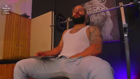 Snapshot of luke__09 chatting on 01-11-26, 11:48 LUKE online show from 01-11-26, 11:48