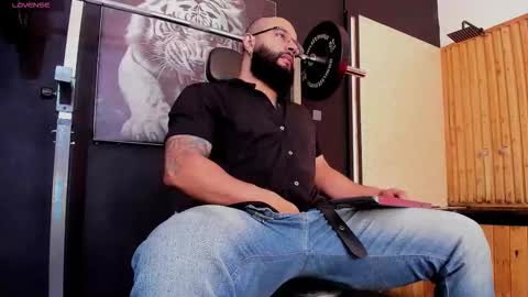 Snapshot of luke__09 chatting on 01-12-26, 11:48 LUKE online show from 01-12-26, 11:48