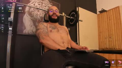 Snapshot of luke__09 chatting on 01-14-26, 07:19 LUKE online show from 01-14-26, 07:19