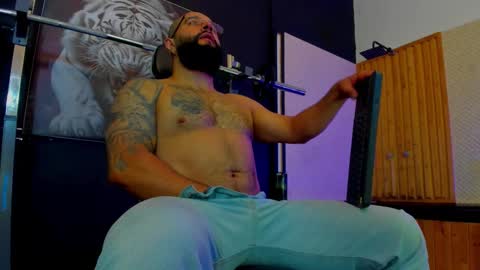 Snapshot of luke__09 chatting on 01-19-26, 12:09 LUKE online show from 01-19-26, 12:09