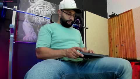 Snapshot of luke__09 chatting on 02-02-26, 11:31 LUKE online show from 02-02-26, 11:31