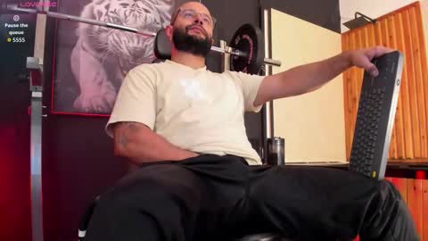 Snapshot of luke__09 chatting on 02-23-26, 11:29 LUKE online show from 02-23-26, 11:29