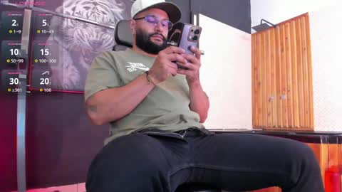 Snapshot of luke__09 chatting on 04-02-26, 12:41 LUKE online show from 04-02-26, 12:41