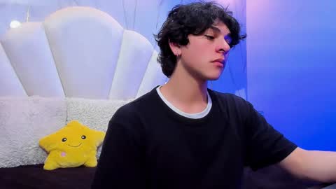 Snapshot of luke_howland chatting on 12-05-24, 03:26 Luke online show from 12-05-24, 03:26