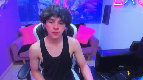 Snapshot of luke_howland chatting on 12-14-24, 03:40 Luke online show from 12-14-24, 03:40