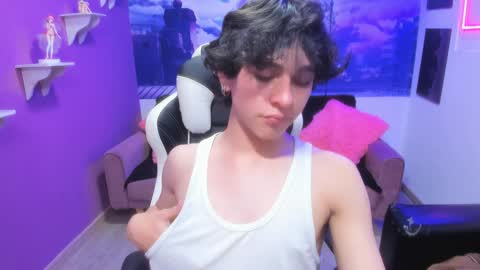 Snapshot of luke_howland chatting on 12-17-24, 03:50 Luke online show from 12-17-24, 03:50