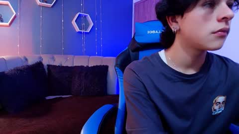 Snapshot of luke_howland chatting on 01-12-25, 08:14 Luke online show from 01-12-25, 08:14