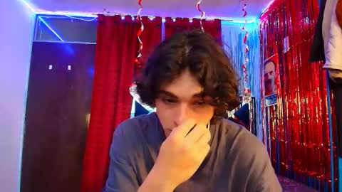 Snapshot of luke_howland chatting on 02-21-25, 03:01 Luke online show from 02-21-25, 03:01