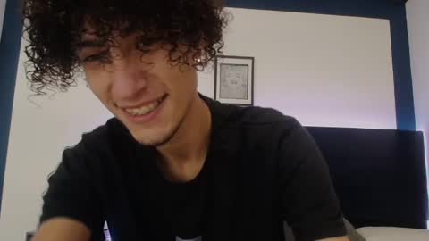 Snapshot of lukeaaron_ chatting on 12-04-24, 03:15 Luke online show from 12-04-24, 03:15