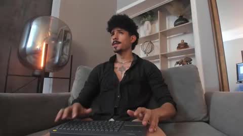 Snapshot of lukeetaylor_ chatting on 10-11-25, 11:31 Luke Taylor online show from 10-11-25, 11:31