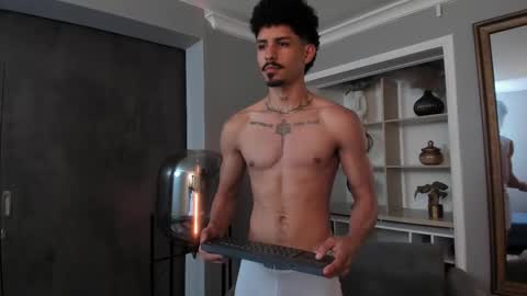 Snapshot of lukeetaylor_ chatting on 10-16-25, 10:27 Luke Taylor online show from 10-16-25, 10:27