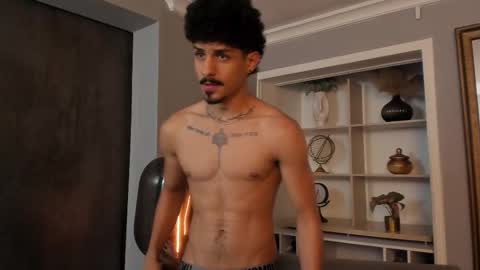 Snapshot of lukeetaylor_ chatting on 10-28-25, 11:25 Luke Taylor online show from 10-28-25, 11:25