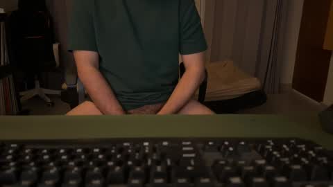 Snapshot of lukko33 chatting on 12-18-25, 05:02 lukko33 online show from 12-18-25, 05:02