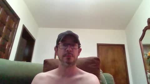 Snapshot of lukz88bigcock chatting on 02-12-26, 12:38 Luke online show from 02-12-26, 12:38