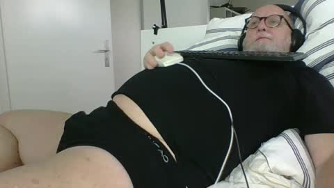 luley58 online show from 02-26-25, 06:37