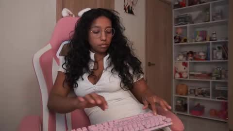 Snapshot of lulitauwu chatting on 09-18-25, 11:18 lulitauwu online show from 09-18-25, 11:18