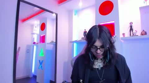 Snapshot of lullaby_charade chatting on 10-18-25, 12:06 Cookie online show from 10-18-25, 12:06