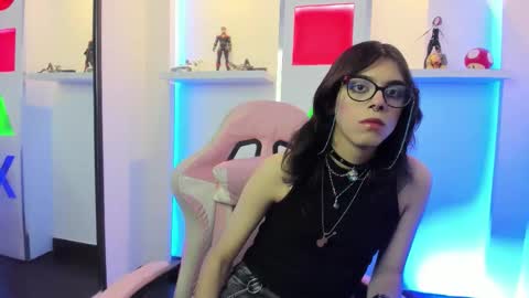 Snapshot of lullaby_charade chatting on 11-13-25, 11:42 Cookie online show from 11-13-25, 11:42