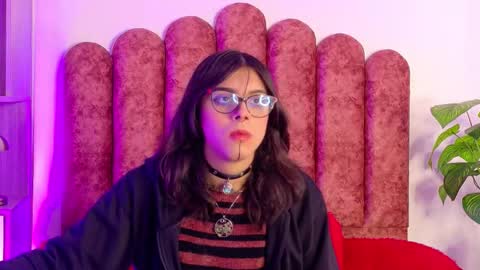 Snapshot of lullaby_charade chatting on 11-17-25, 12:00 Cookie online show from 11-17-25, 12:00