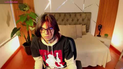 Snapshot of lullaby_charade_ chatting on 02-10-26, 03:49 Cookie online show from 02-10-26, 03:49