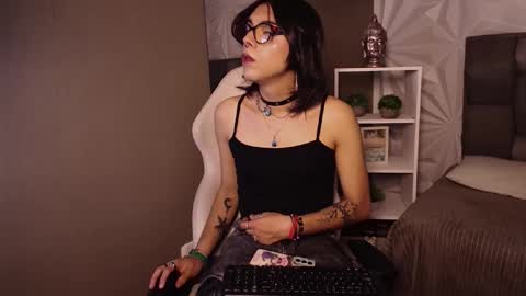 Snapshot of lullaby_charade_ chatting on 02-20-26, 09:10 Cookie online show from 02-20-26, 09:10