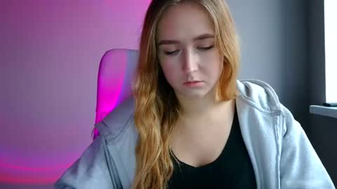 Lulu Baby18 online show from 12-21-25, 12:12