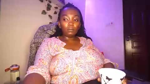 Snapshot of lulu_sparks1 chatting on 10-16-25, 04:02 lulu_sparks1 online show from 10-16-25, 04:02