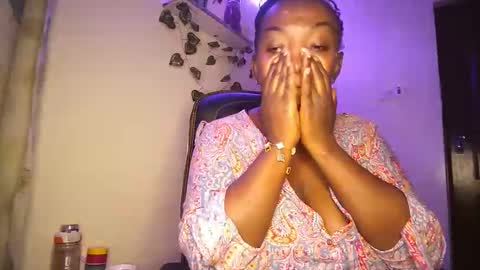 Snapshot of lulu_sparks1 chatting on 10-18-25, 05:21 lulu_sparks1 online show from 10-18-25, 05:21